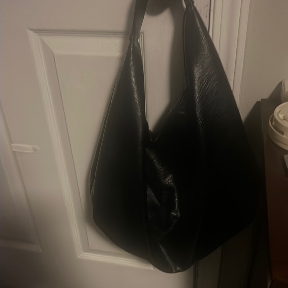 Elegant Black Leather Shoulder Bag